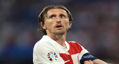 اقترب من أحمد حسن.. مودريتش يؤجل اعتزاله الدولي مع كرواتيا